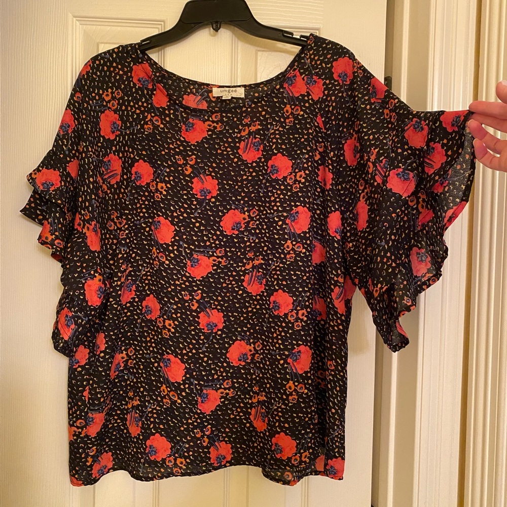 Floral, Flutter Sleeve Blouse